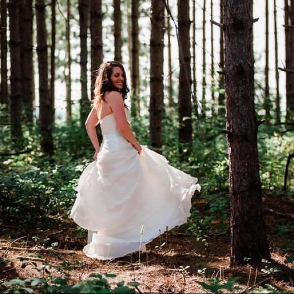 Dresses & Skirts - Demetrios Size 10 wedding dress